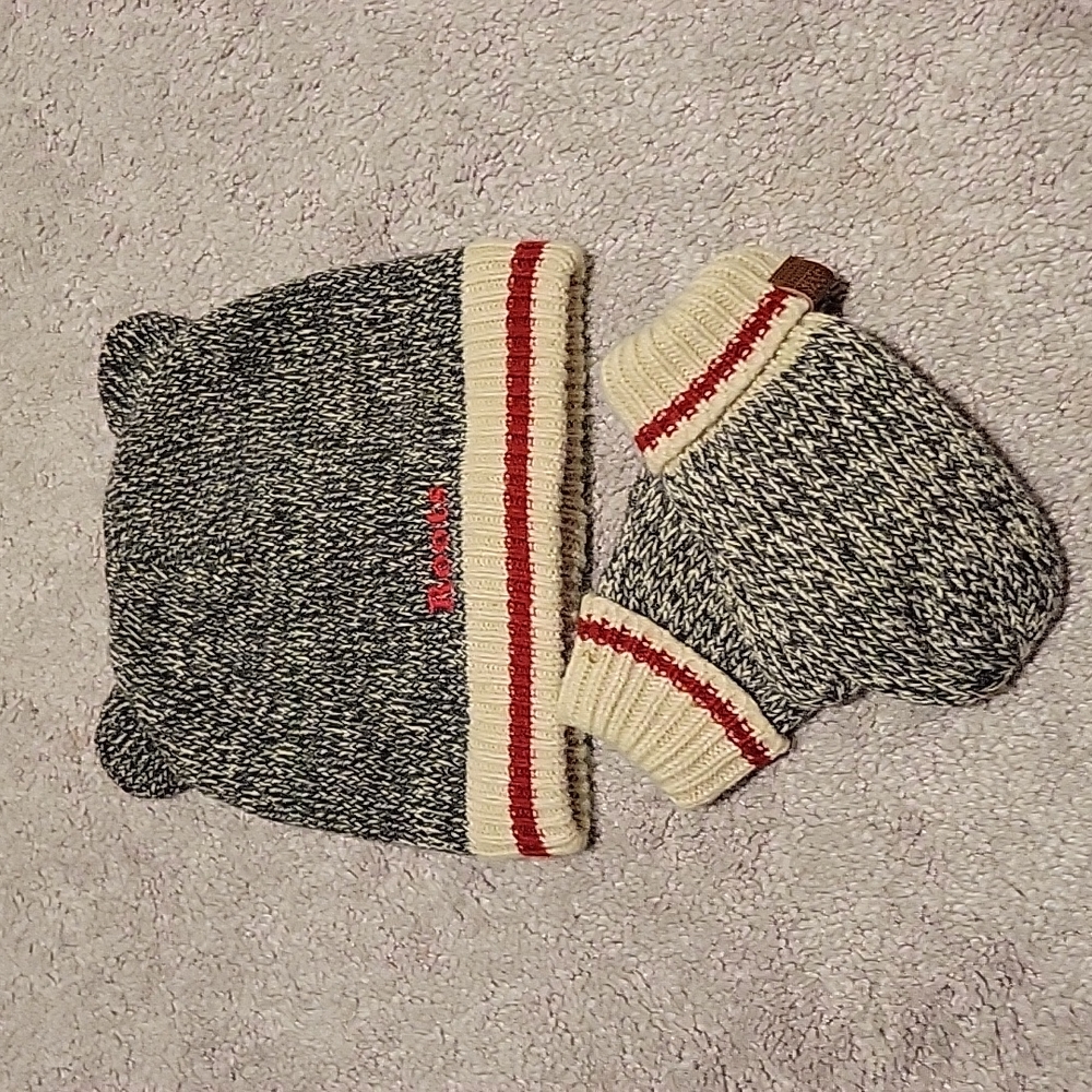 Kids roots cabin hat and mitts
